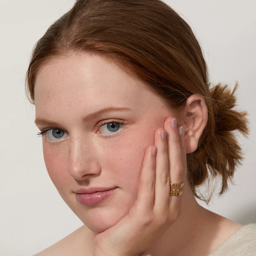The Face Pencil Conceal In Seconds