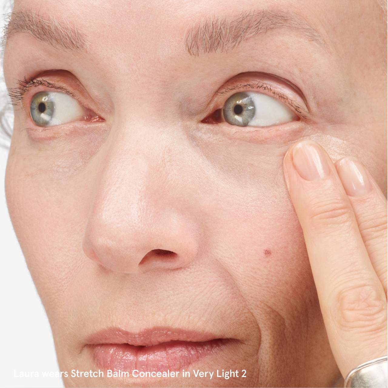 Glossier  Stretch Concealer for Dewy Buildable Coverage