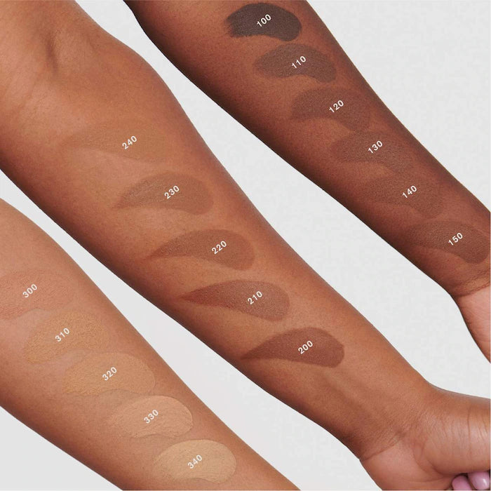 Ami Colé  Skin-Enhancing Lightweight & Blurring Foundation Stick